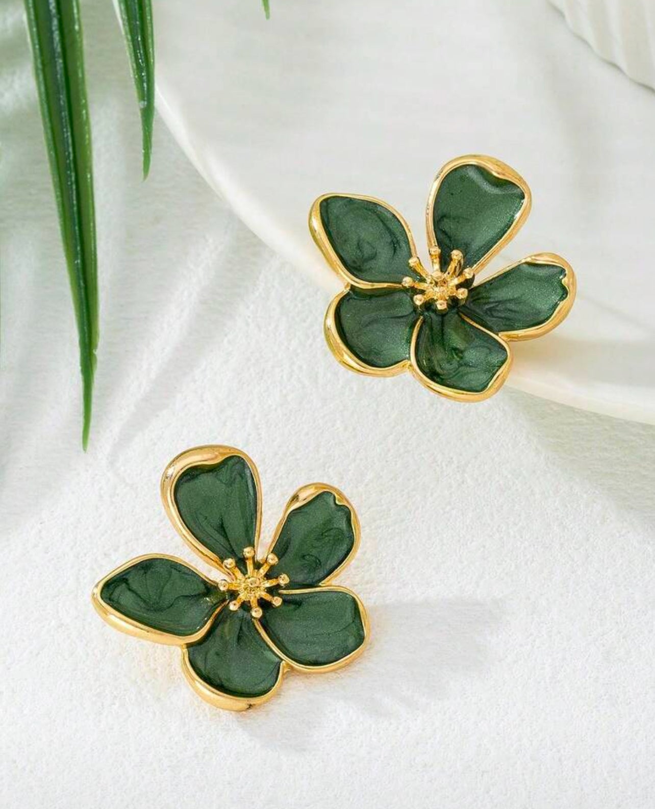 Cute green flower earrings