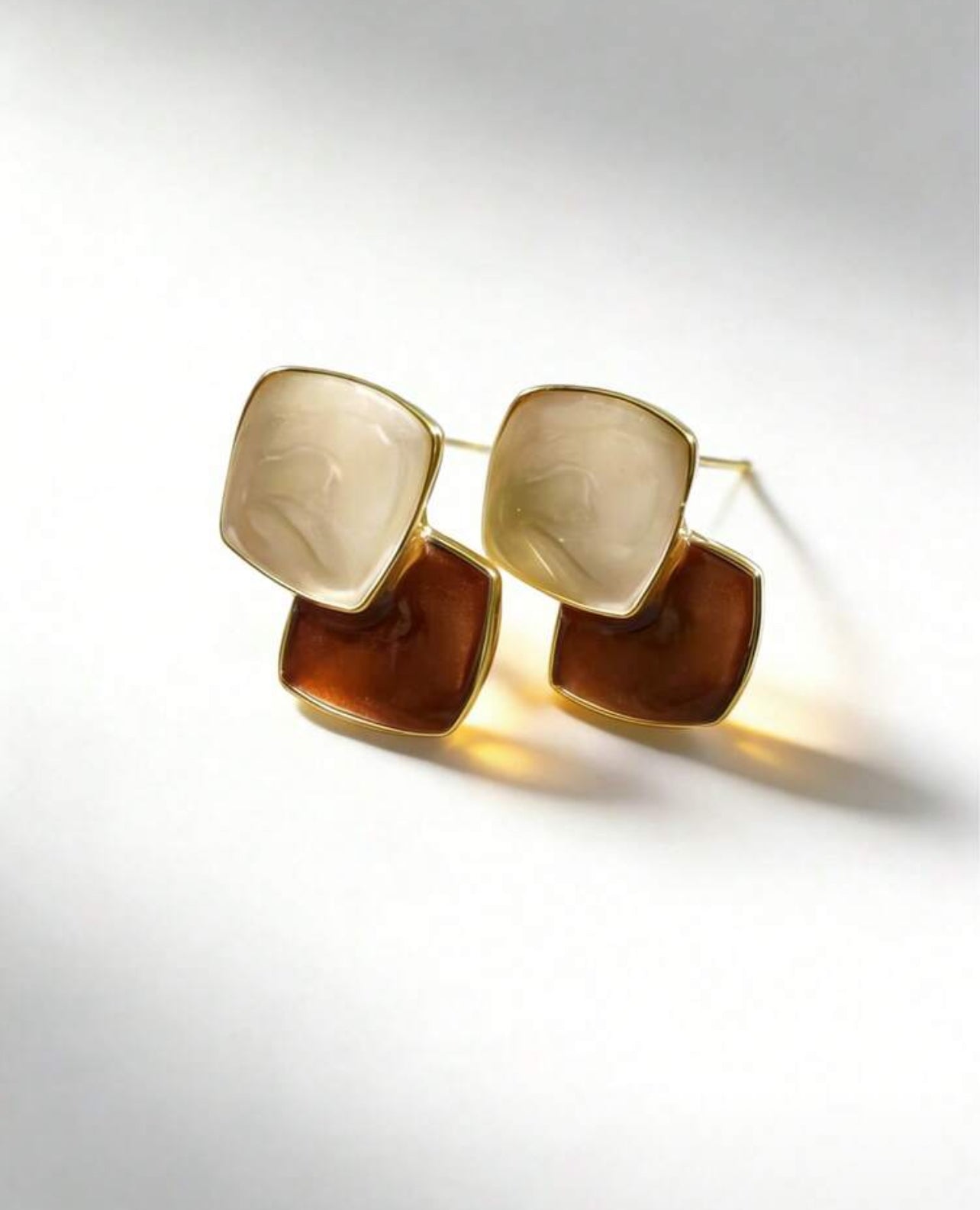 Two-tone square stud earrings